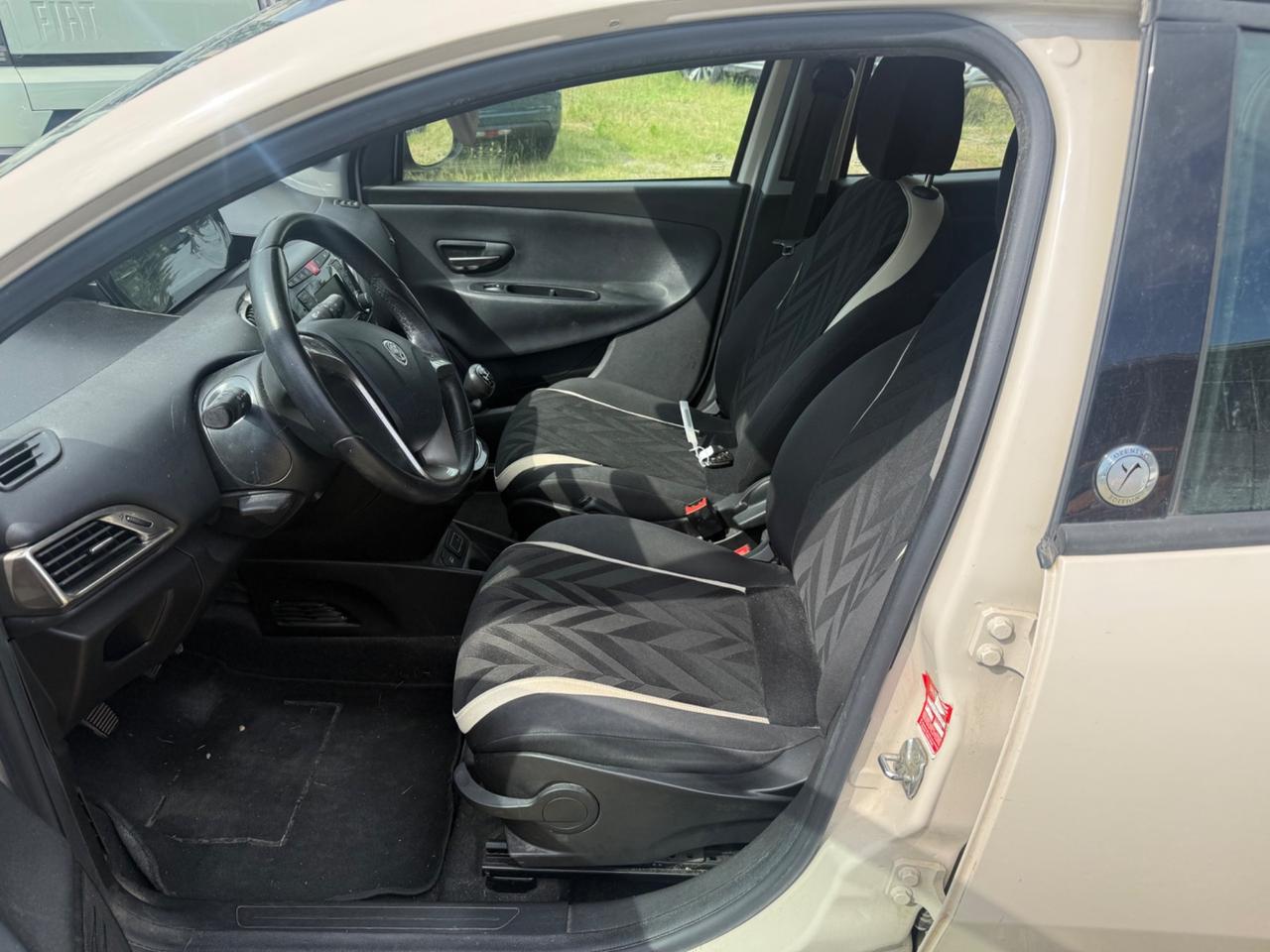 Lancia Ypsilon 1.2 69 CV 5 porte Platinum