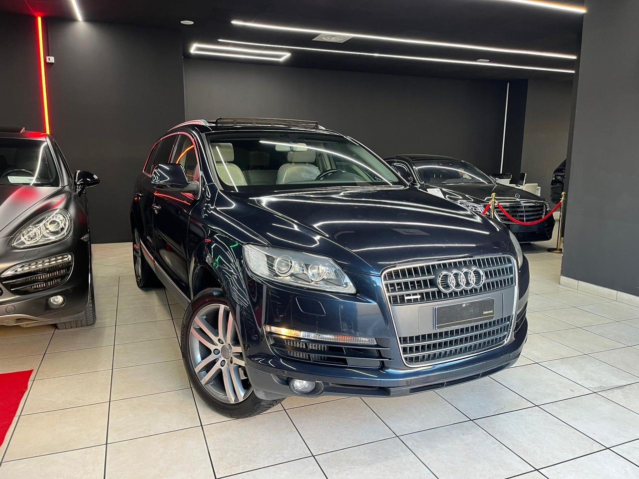 Audi Q7 3.0 V6 TDI 233CV quattro tiptronic