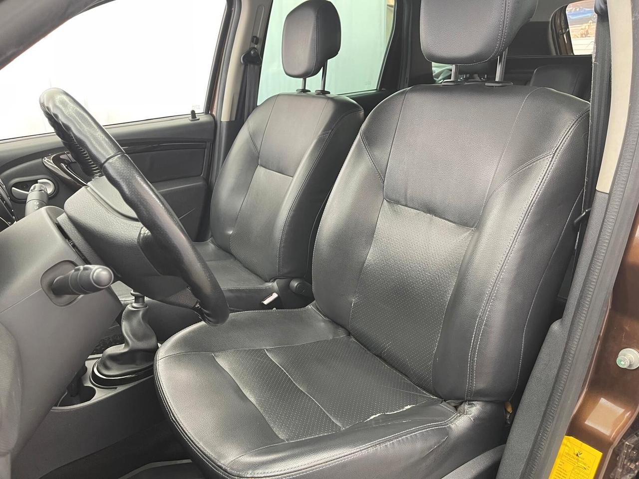 Dacia Duster 1.5 dCi 110CV 4x4 Lauréate - PELLE + GANCIO TRAINO