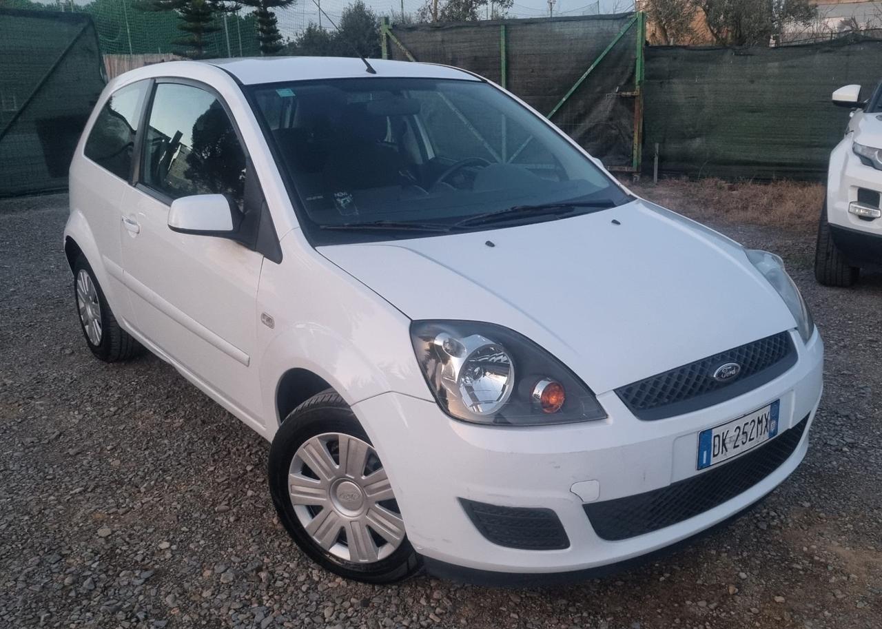 Ford Fiesta 1.2 16V 3p. Ghia