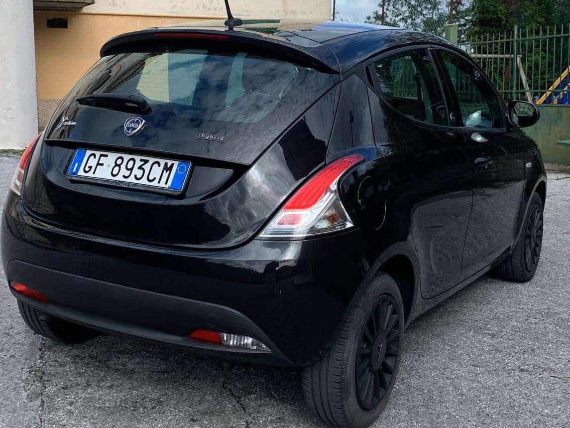 Lancia Ypsilon Ypsilon 1.0 firefly hybrid Silver s ECOCHIC