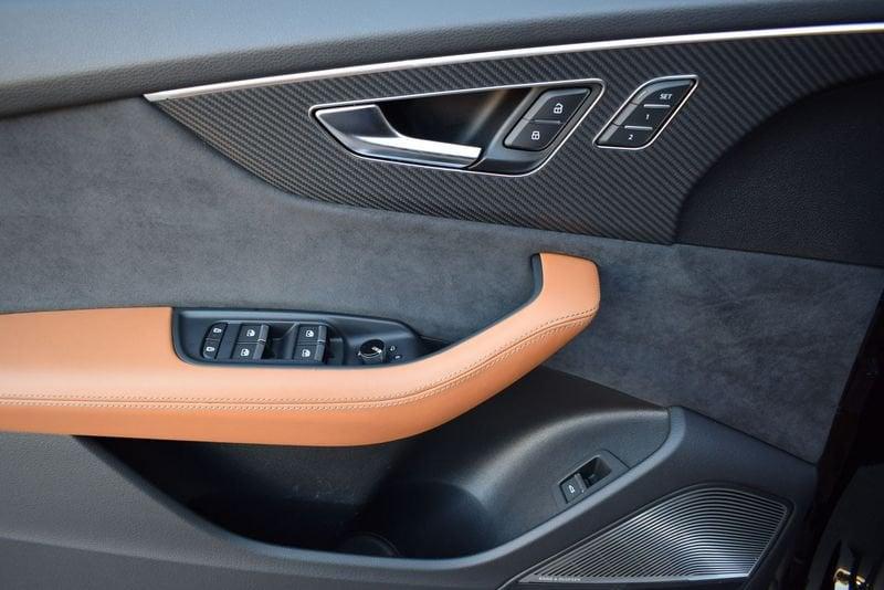 Audi Q8 RS Q8 TFSI V8 quattro tiptronic CARBOCERAMICA