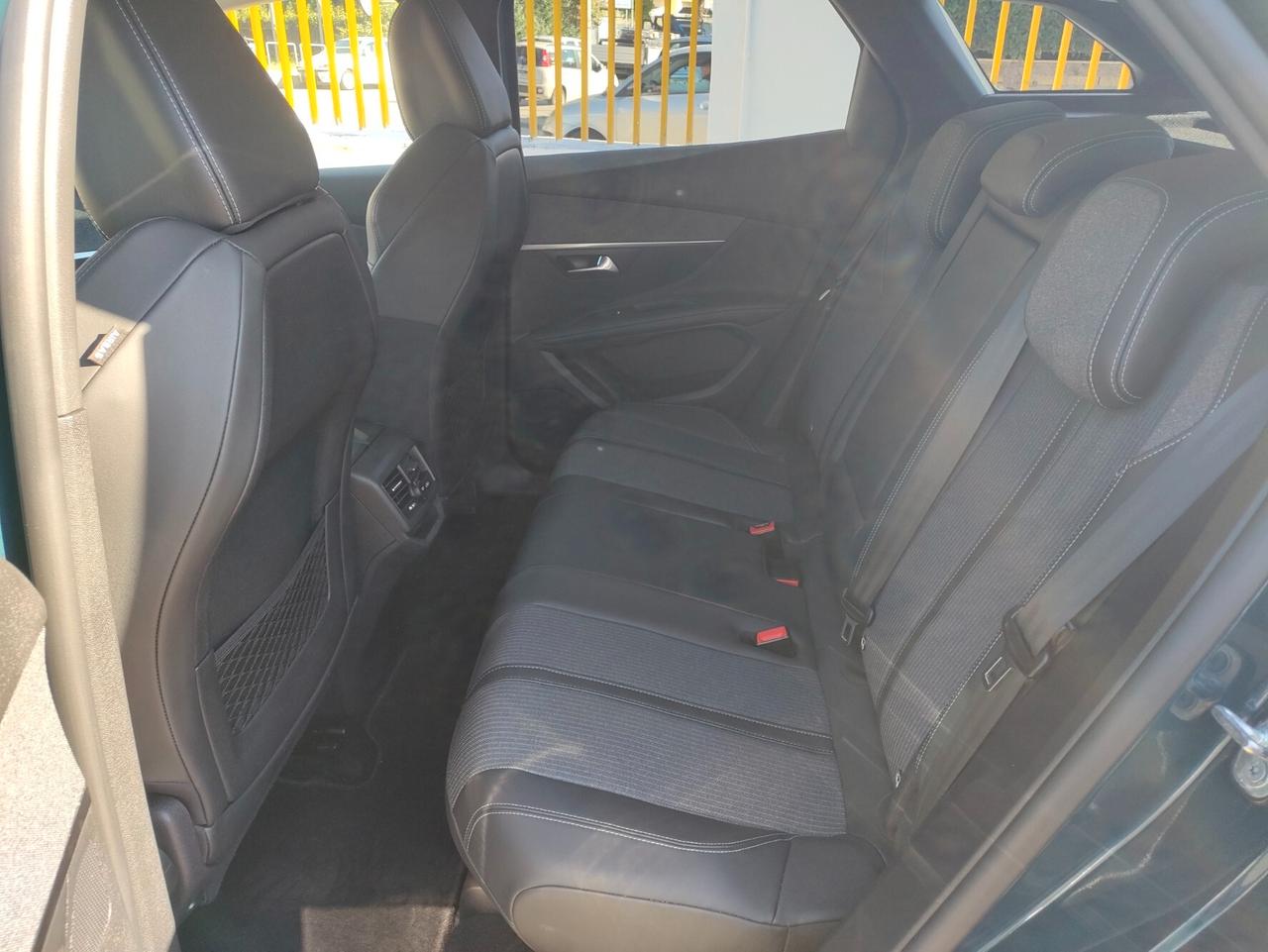 Peugeot 3008 BlueHDi 130 EAT8 Allure Pack N1 Autocarro