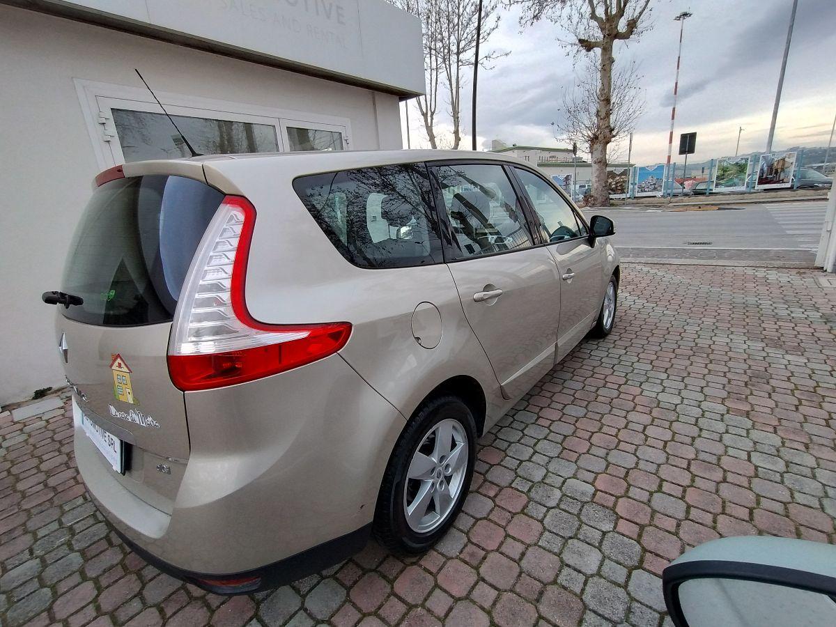 RENAULT - Scénic - 1.5 dCi 110CV 7 POSTI