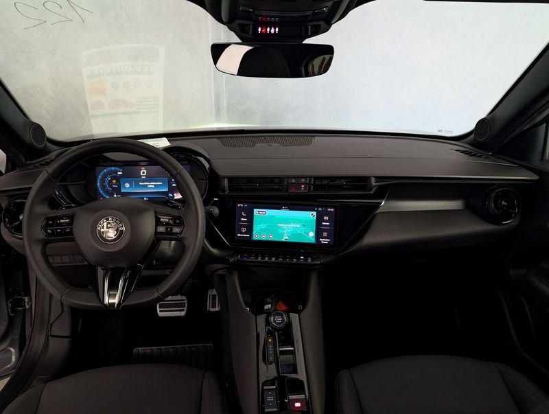 Alfa Romeo Junior Hybrid 145cv SPECIALE (Pack TECHNO+Tetto Pano)