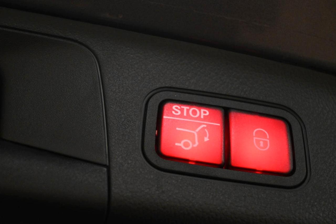 MERCEDES GLA (H247) GLA 200 d Automati...