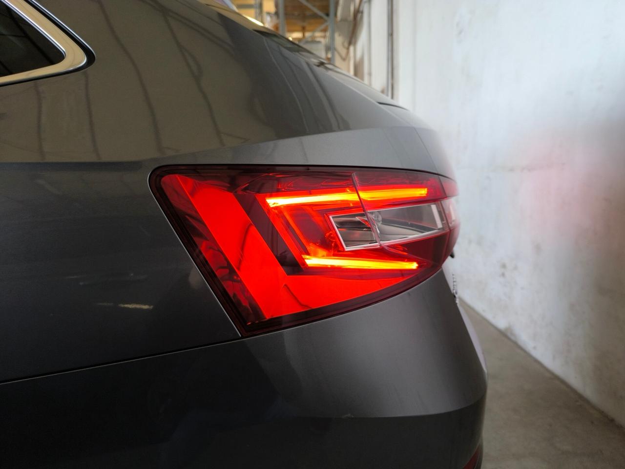 Skoda Superb 2.0 TDI EVO 150 CV SCR DSG Wagon Executive