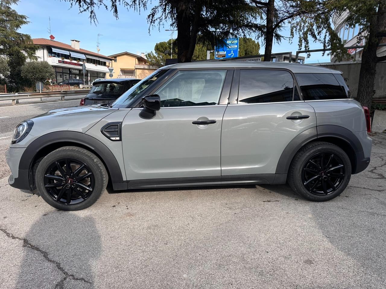Mini Countryman COOPER D AUTOMATIC _ JOHN COOPER WORKS_PANORAMA_R18_BLACK PAKET