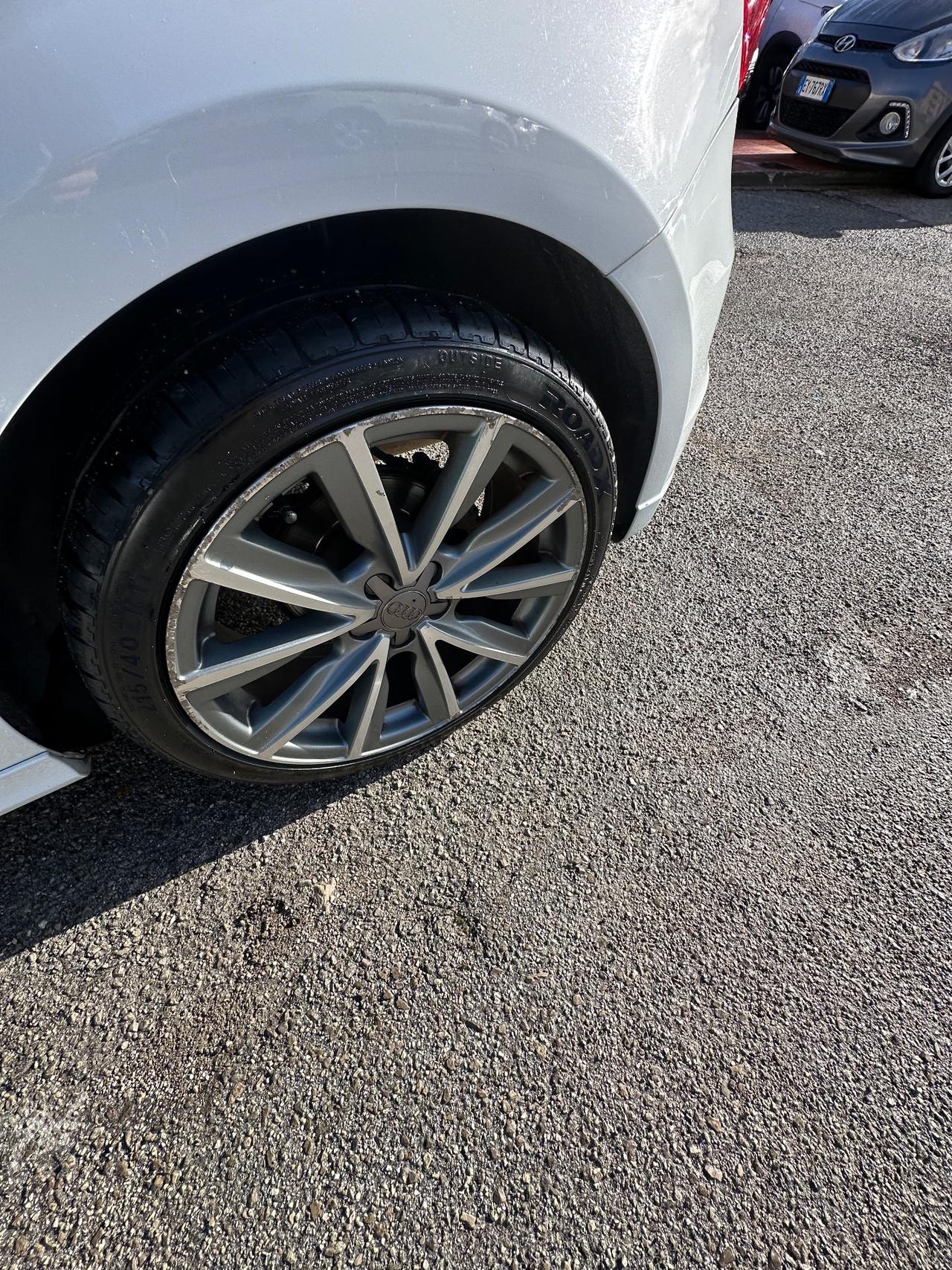 Audi A1 1.2 TFSI S line edition plus