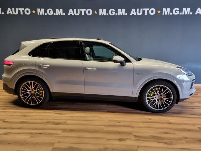 PORSCHE Cayenne 3.0 V6 E-Hybrid Platinum Edition
