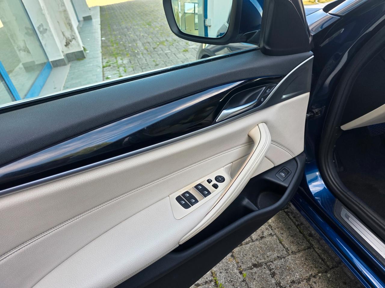 Bmw 520 520d xDrive Touring Luxury