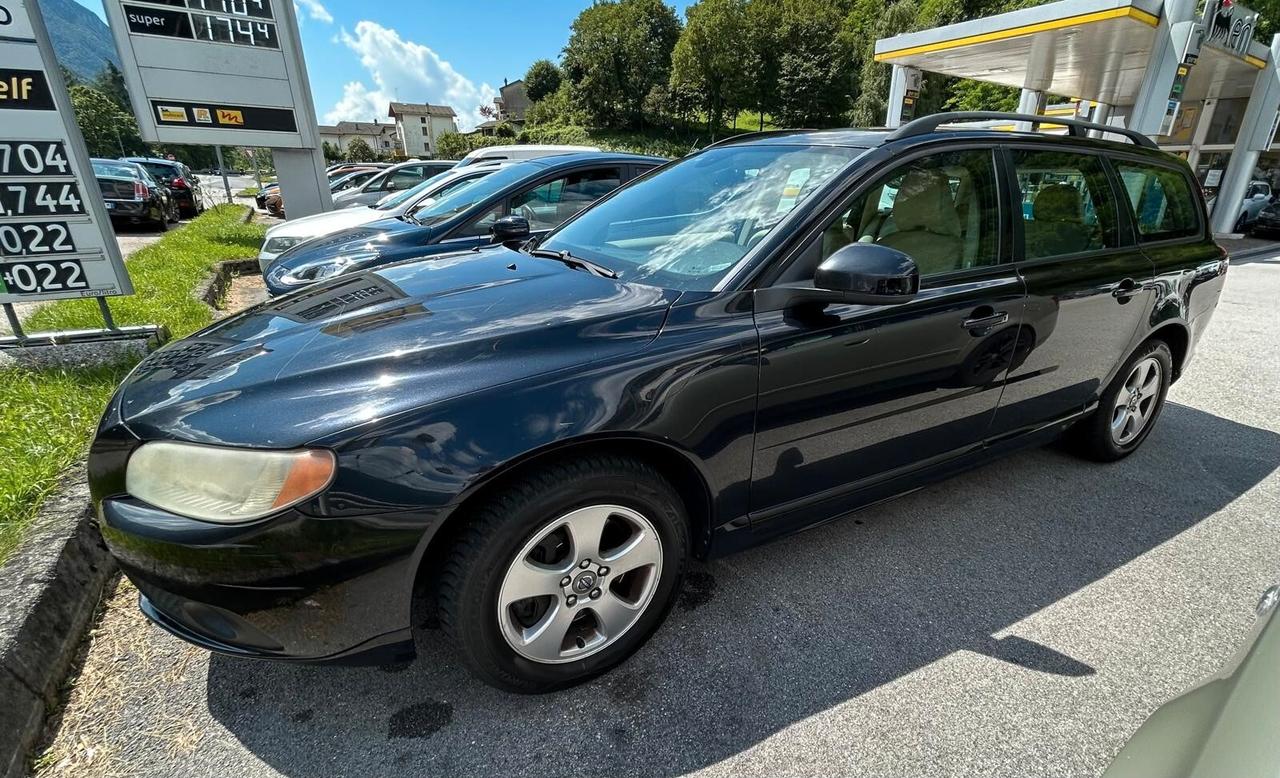 Volvo V70 2.4 D5 AWD Summum
