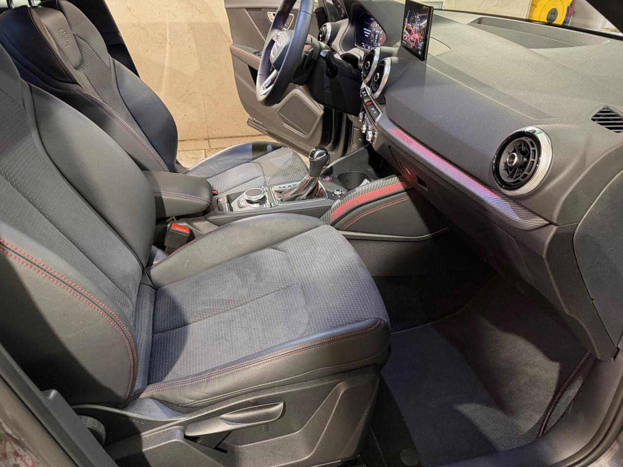 Audi Q2 SQ2 TFSI quattro S tronic sport attitude