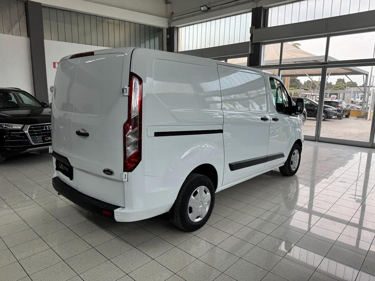 Custom 2.0td 130cv GOMMATO TAGLIANDATO CERTIFICATO