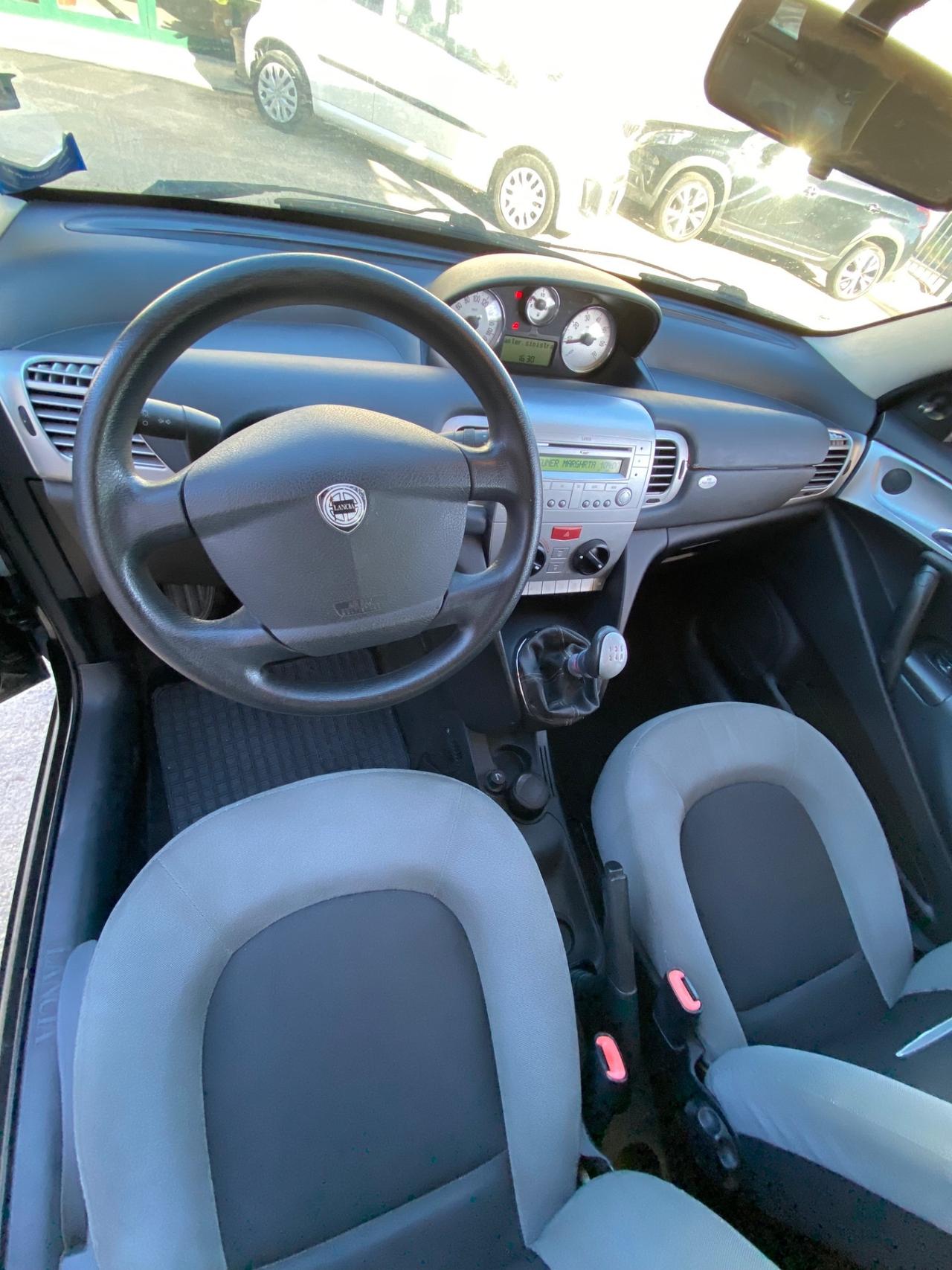 Lancia Ypsilon 1.2 Argento