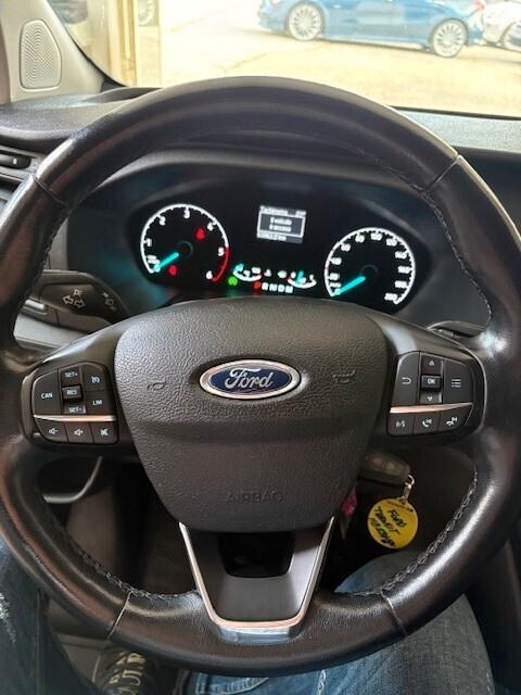 Ford Transit 9 posti noleggio giornaliero e lungo termine