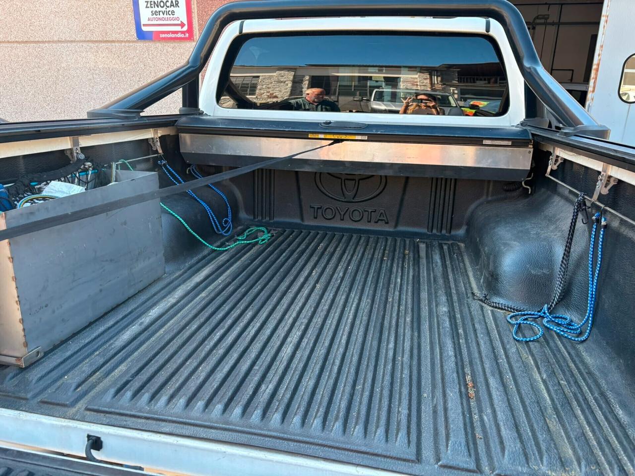 Toyota Hilux 2.4 D-4D A/T 4WD 4 porte Double Cab Invincible