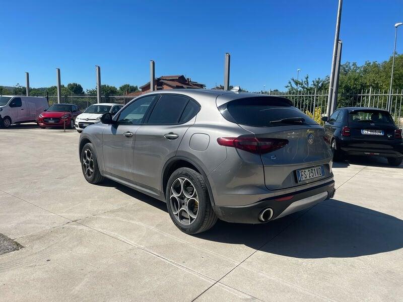 Alfa Romeo Stelvio 2.2 t Executive Q4 190cv auto my19