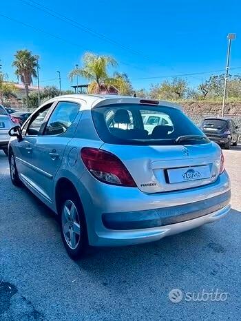 Peugeot 207 1.4 HDi 68 CV - 2011