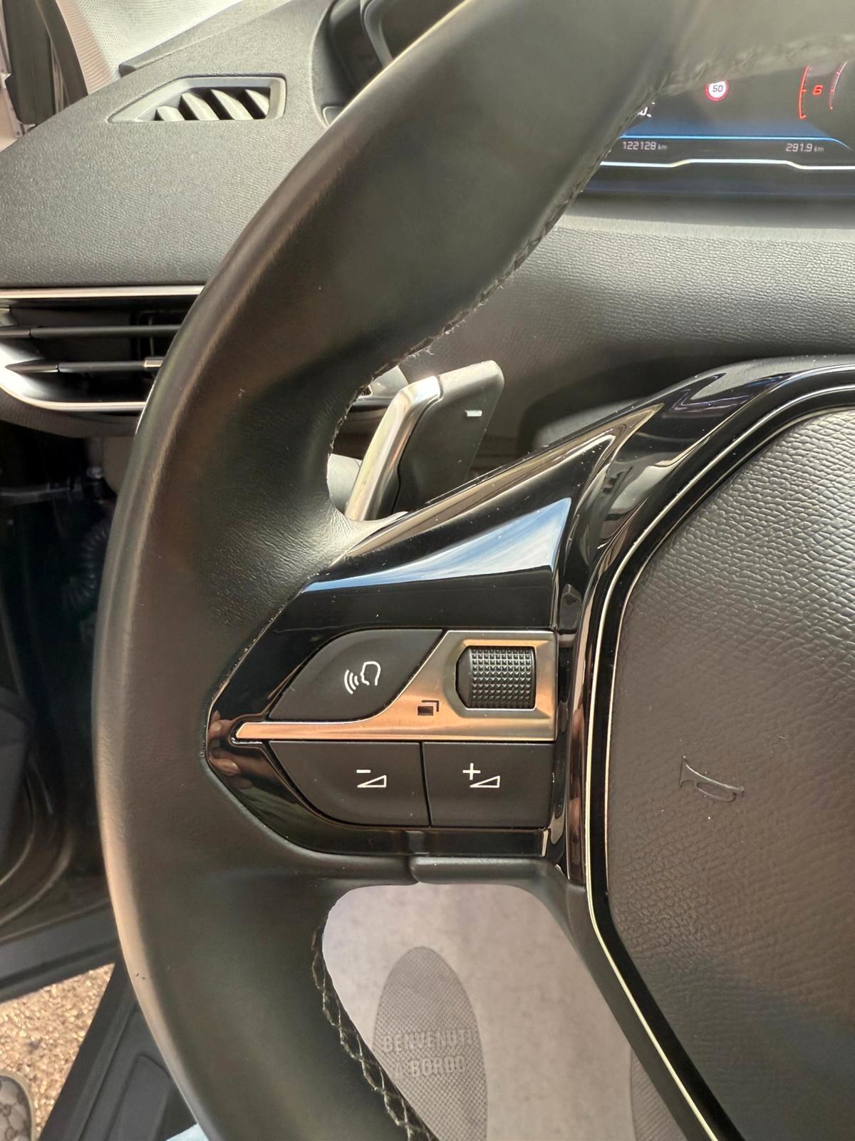 Peugeot 3008 HDi 130 S&S EAT8 Allure Pack...