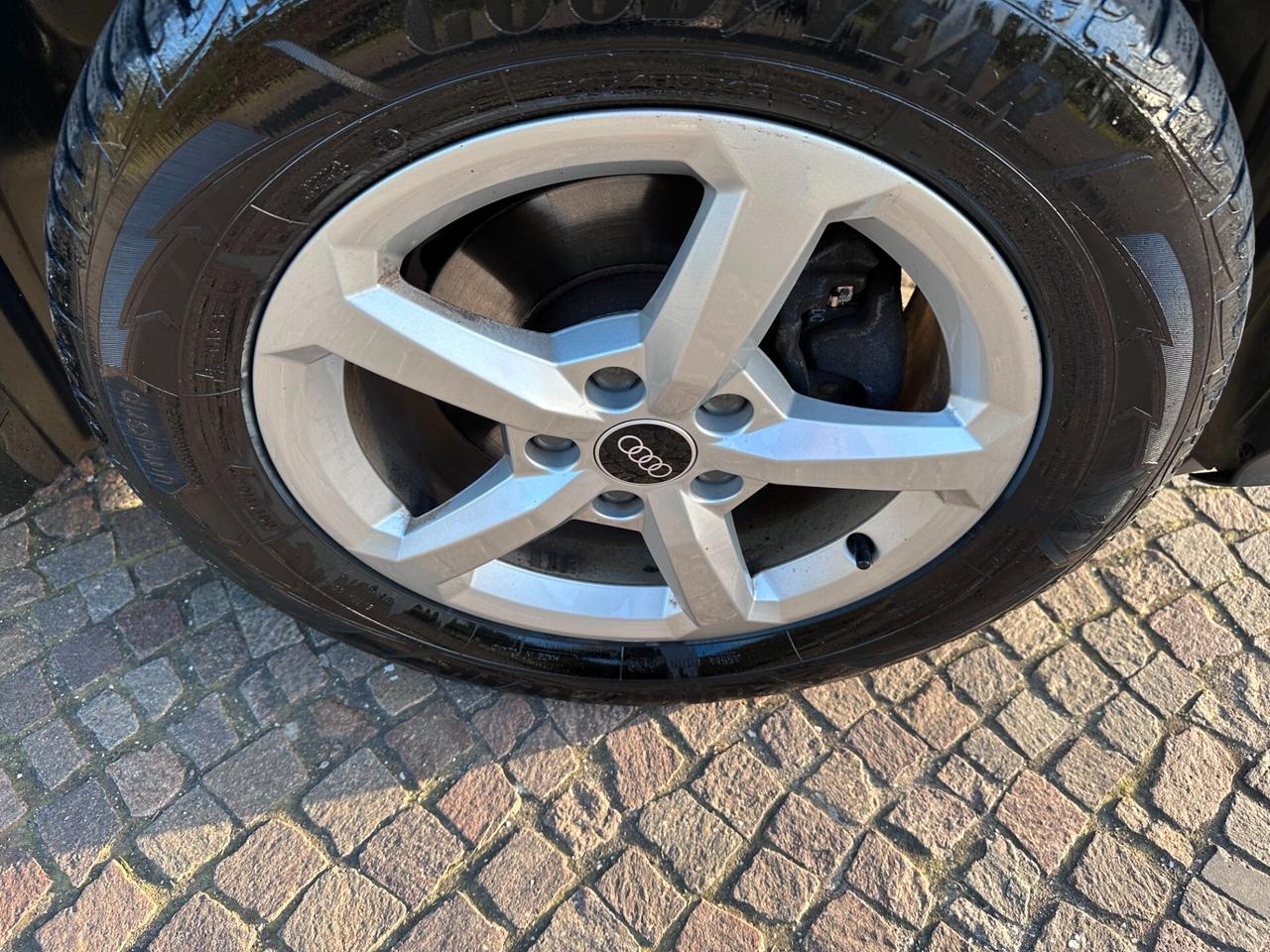 Audi Q2 30 TDI Business