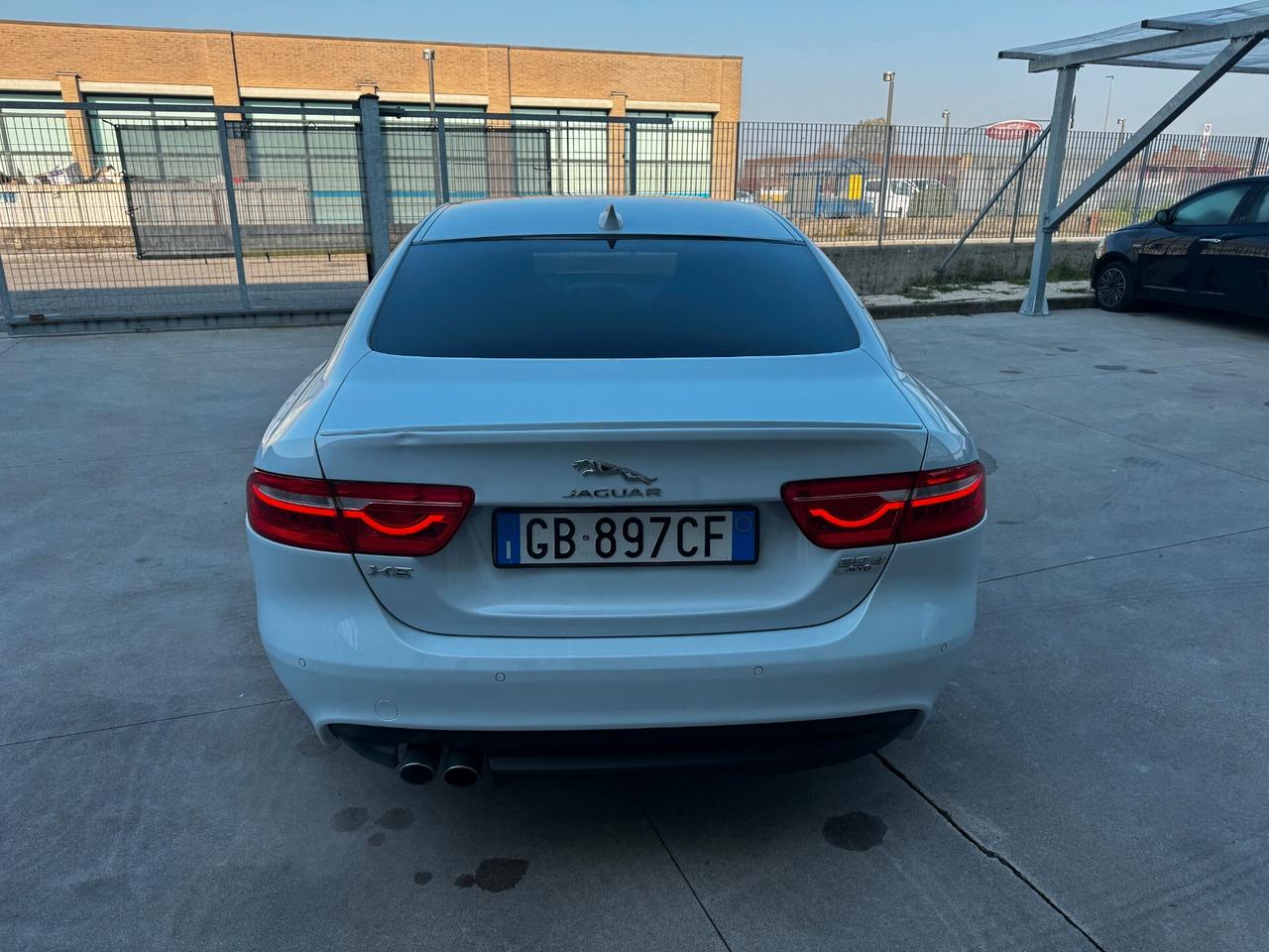 Jaguar XE 2.0 D 180 CV aut. Landmark Edition