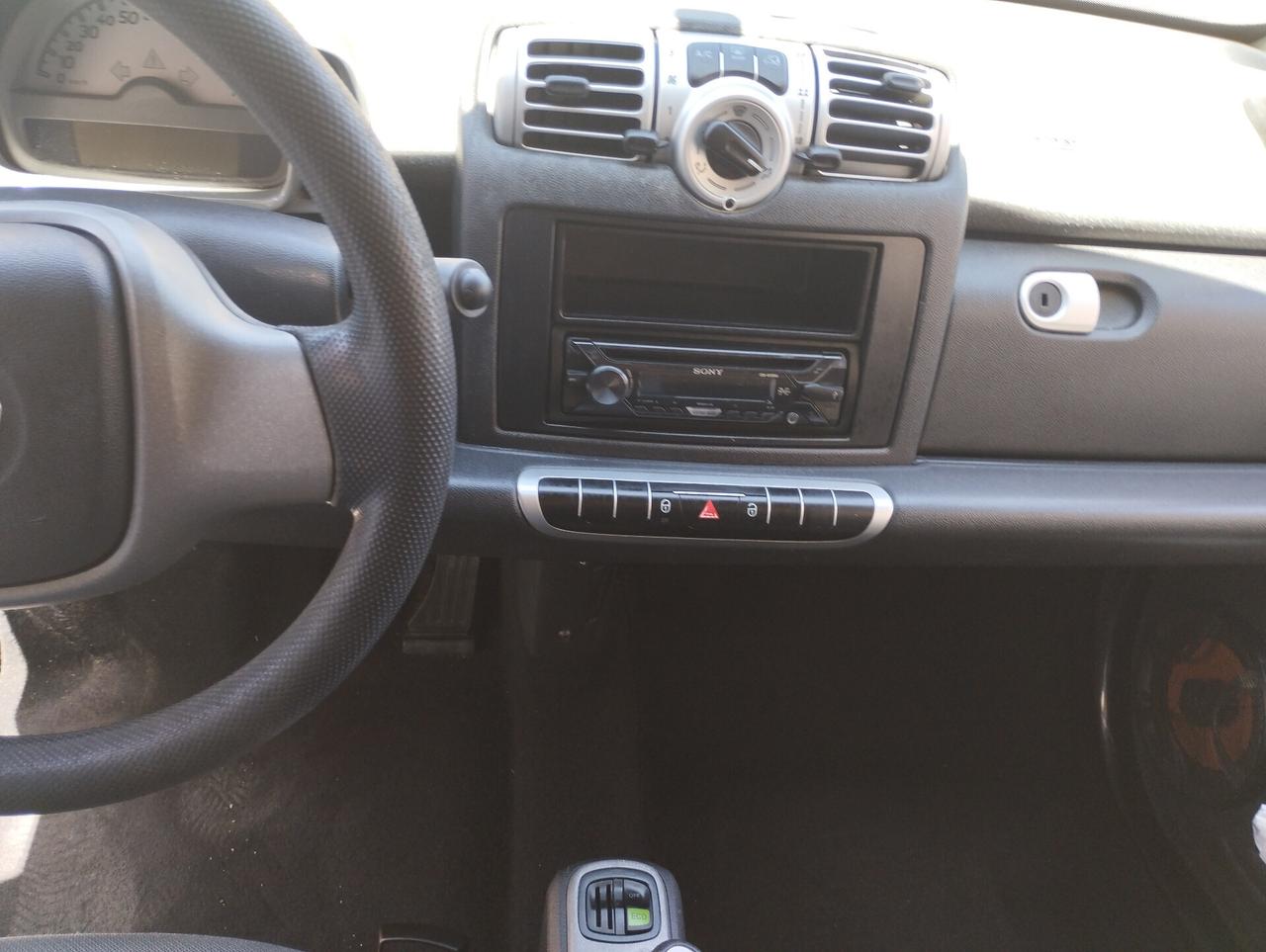 Smart ForTwo 1000 52 kW MHD coupé pure