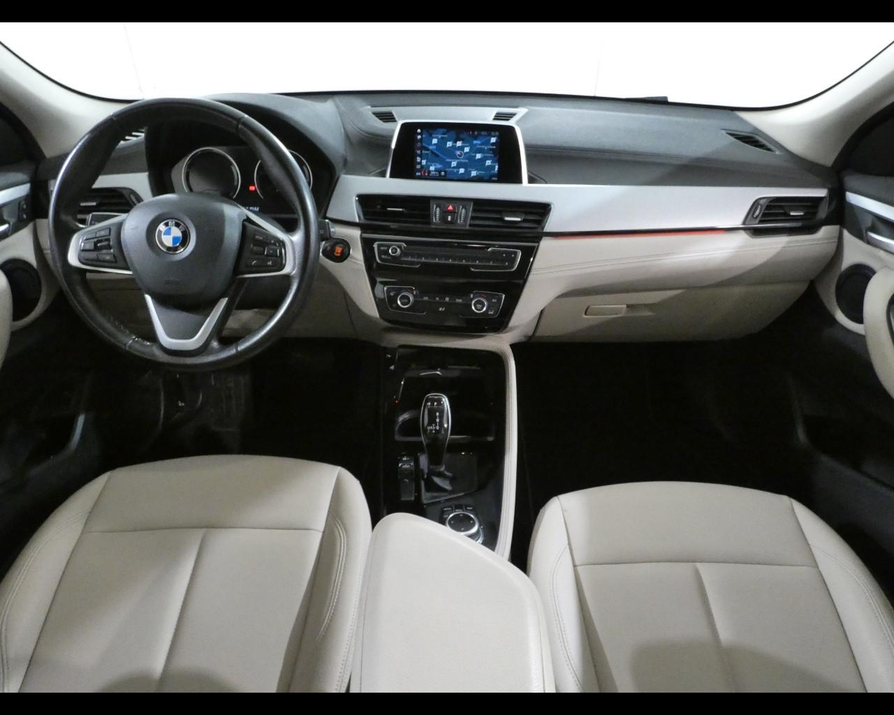 BMW X2 (F39) - X2 sDrive18d Business-X