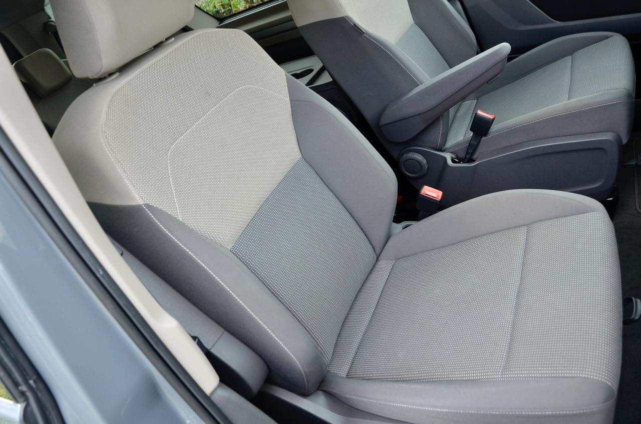 VOLKSWAGEN MULTIVAN T7 1.4 PHEV 150cv DSG, UNICOPROPRIETARIO, SERVICE VW, EURO 6E, IVA ESPOSTA, FARI FULL LED, PERMUTE