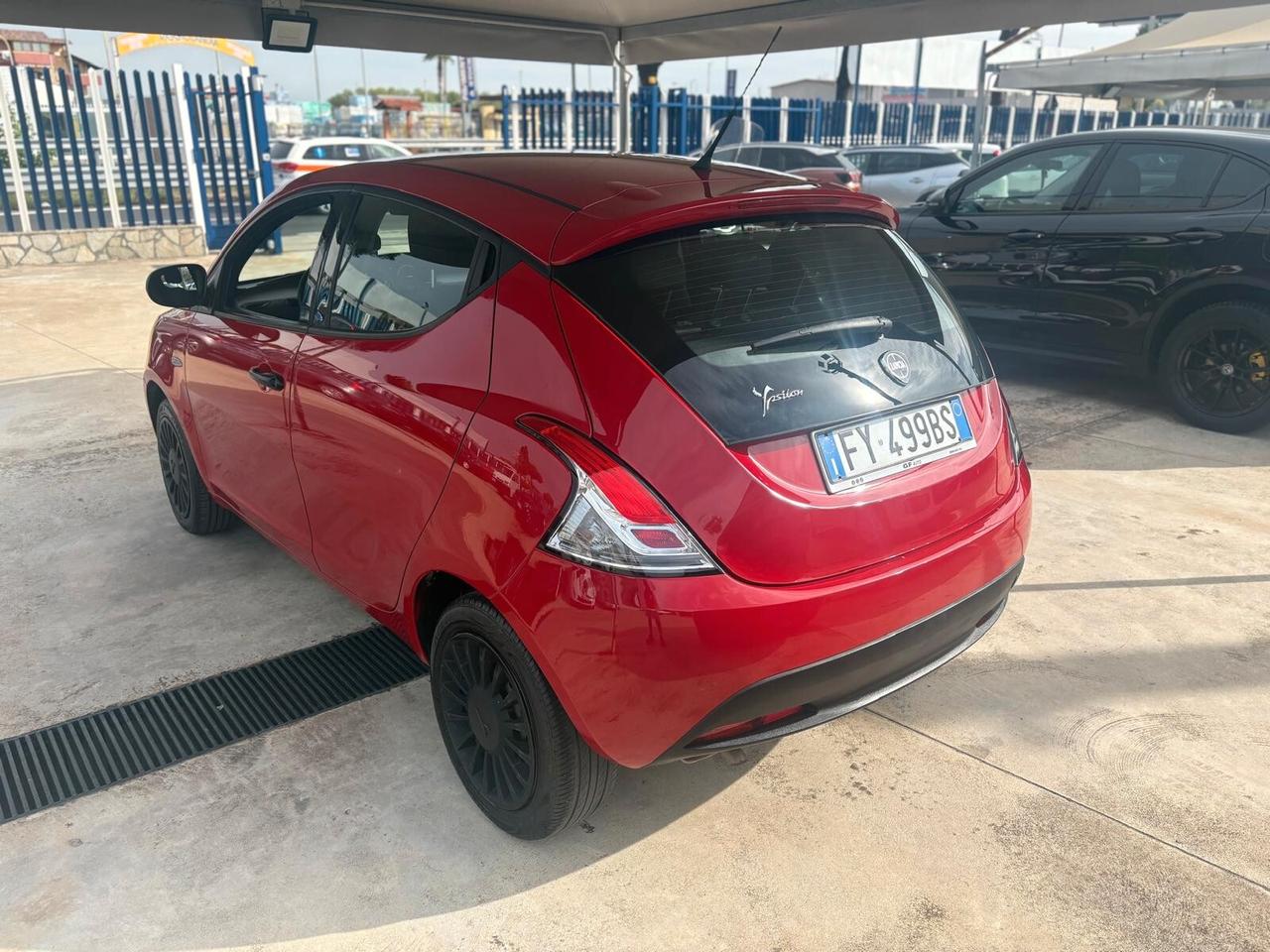 Lancia Ypsilon 1.2 69 CV 5 porte GPL Ecochic Elefantino Blu