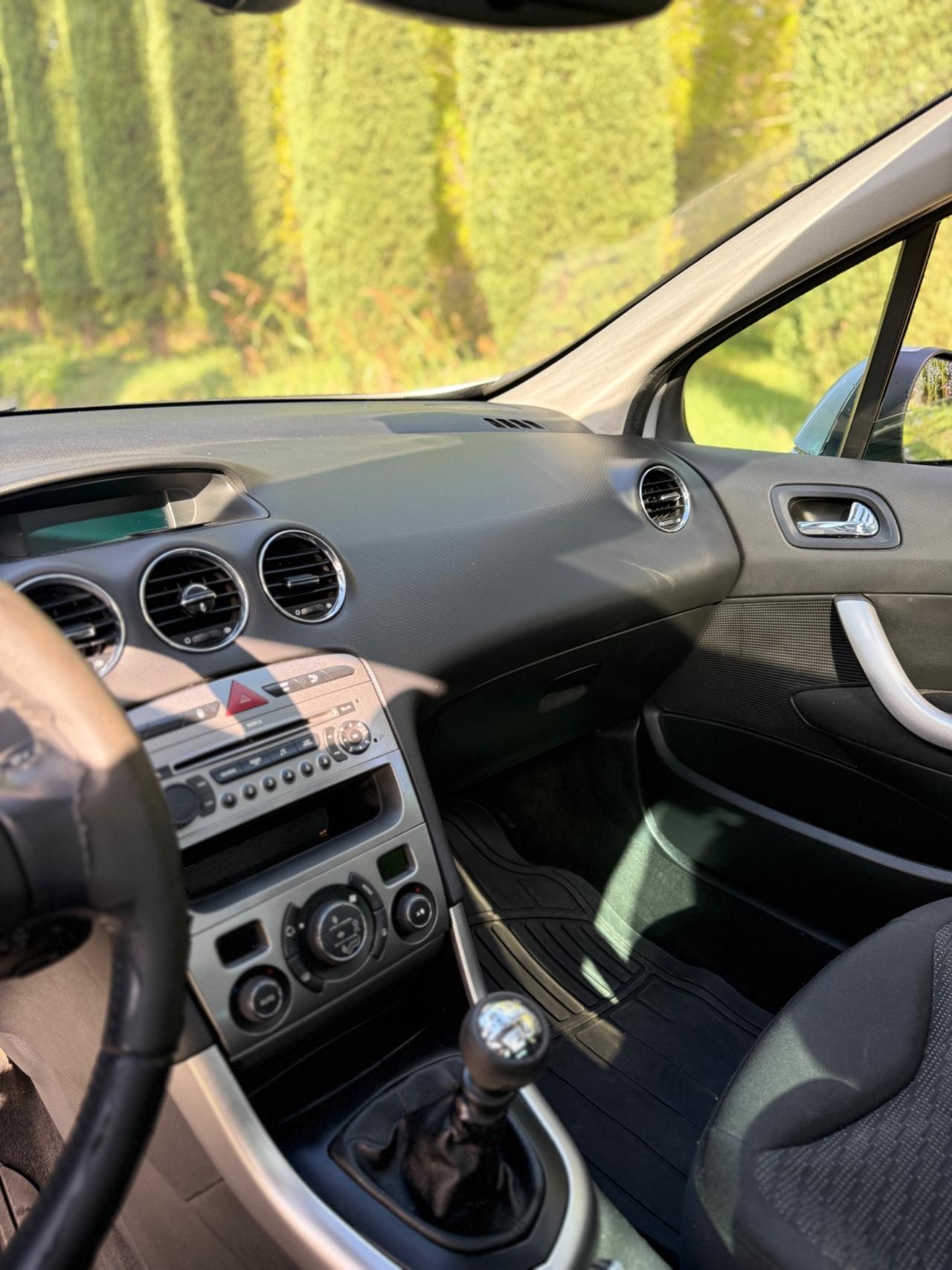 Peugeot 308 1.6 HDi 110CV