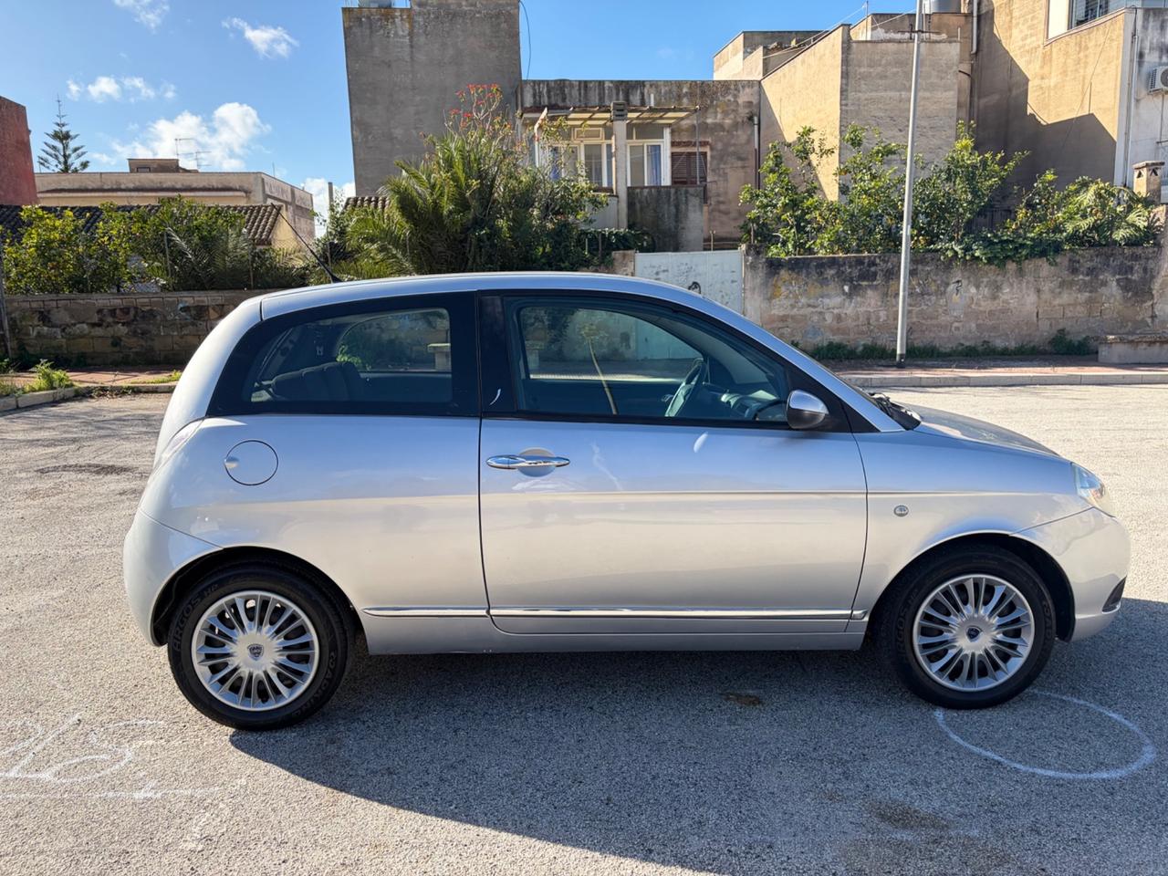 Lancia Ypsilon 1.2 Argento