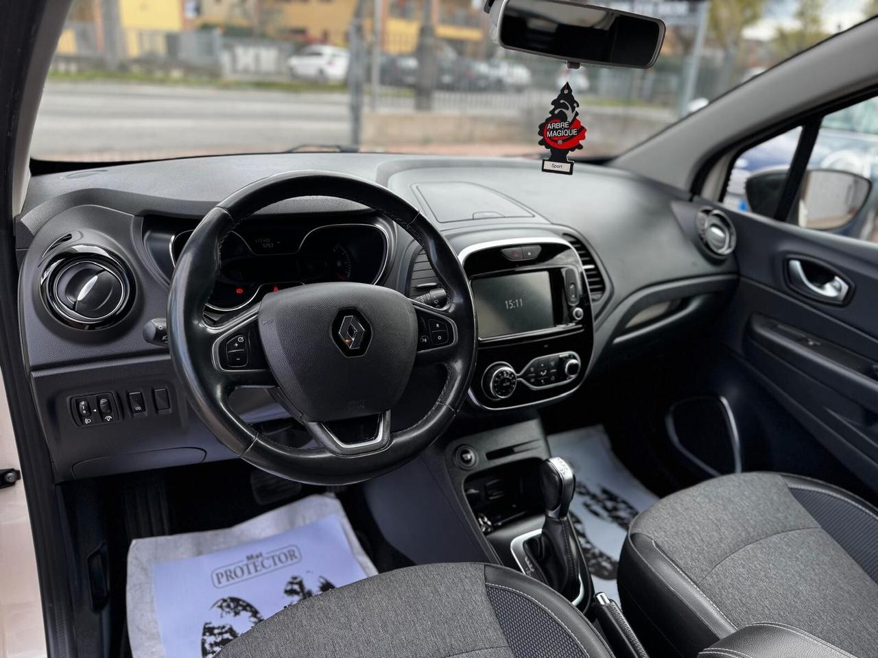 Renault Captur dCi 8V 90 CV EDC Initiale Paris