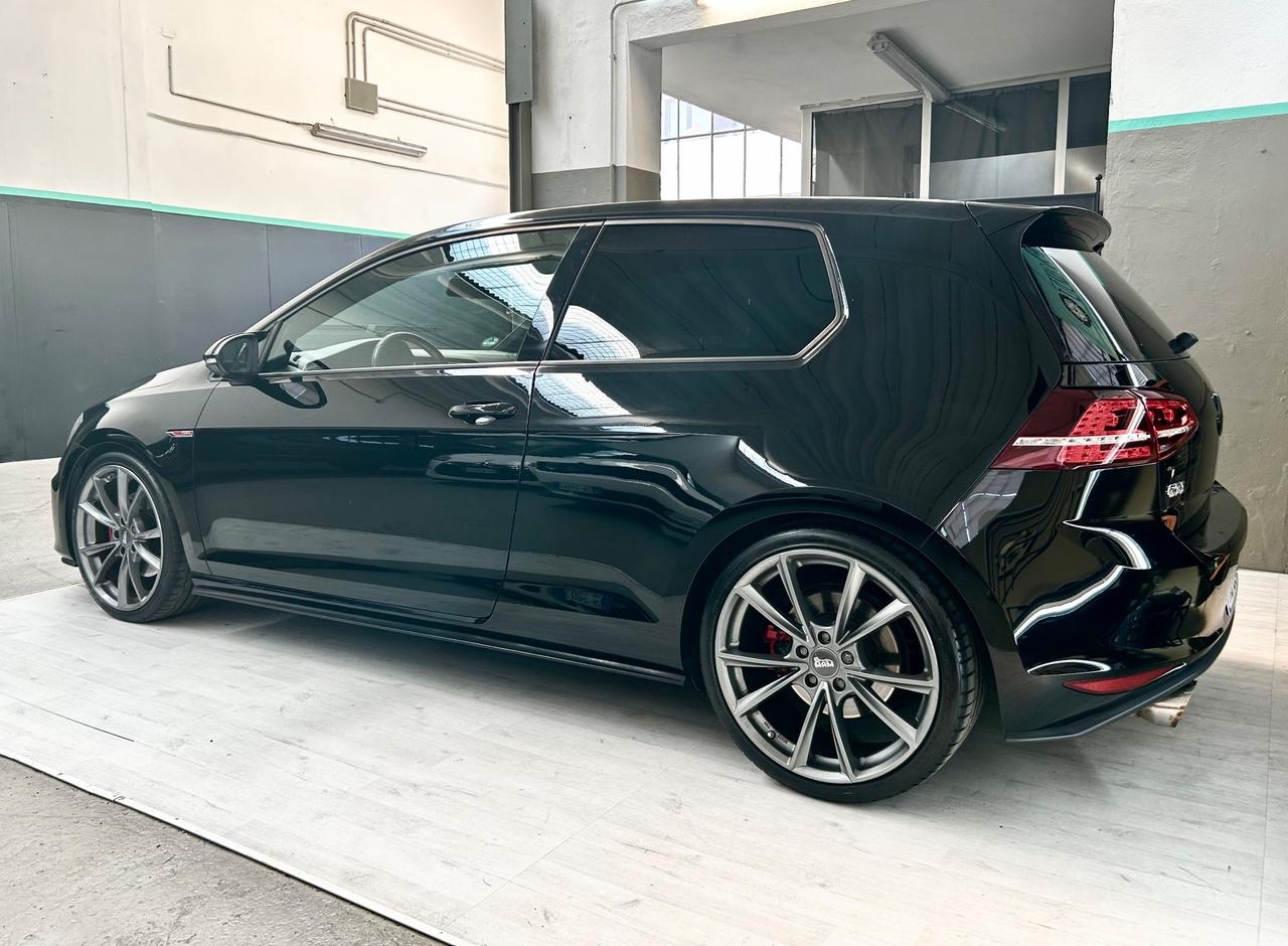 Volkswagen Golf GTI 2.0 TSI 3p.