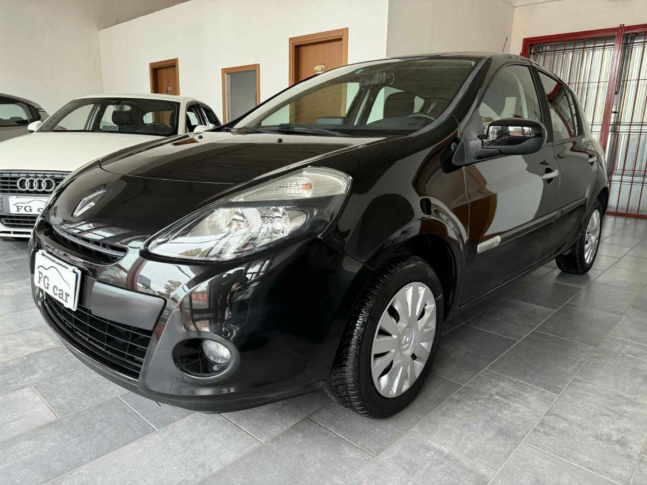 Renault Clio 1.2 5 porte Live! 75CV NEOPATENTATI