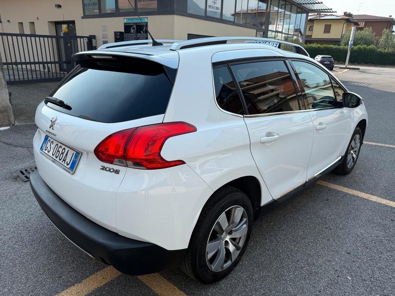 Peugeot 2008 PureTech 82 Allure ***NAVIGATORE*OK NEOPATENTATI***