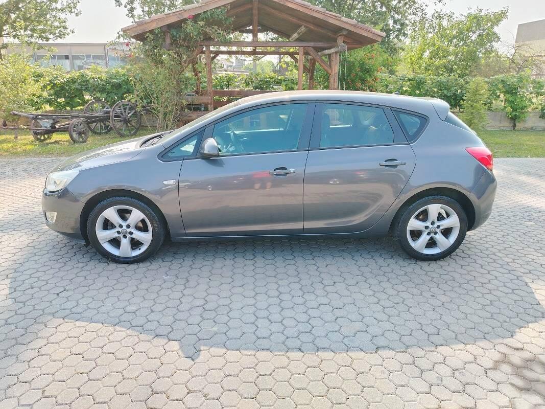 Opel Astra 1.4 Cosmo 100cv