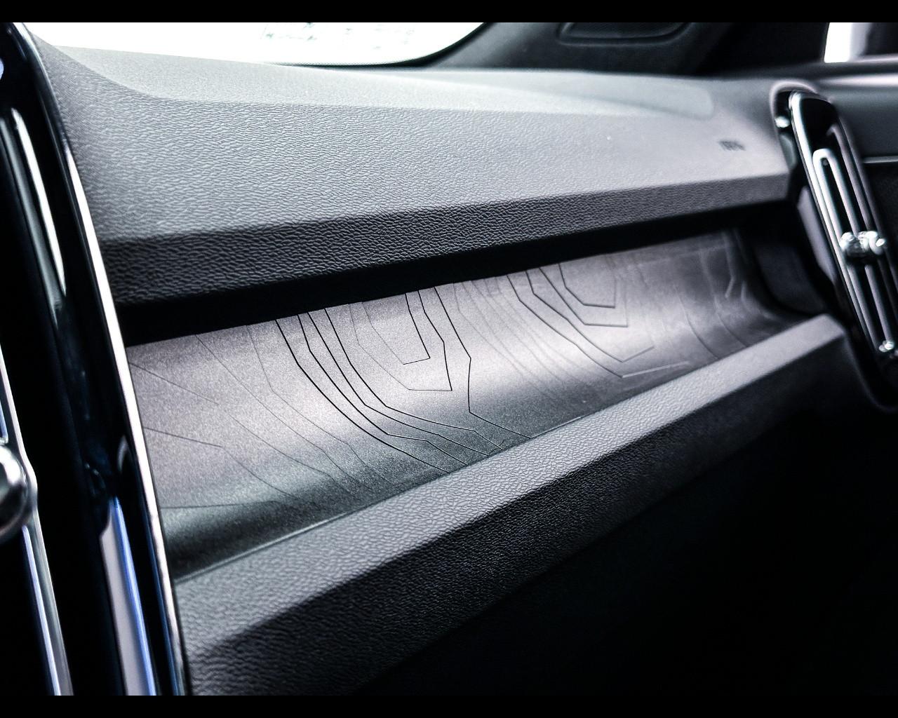 VOLVO XC40 T4 Recharge Plug-in Hybrid automatico Ultimate Dark