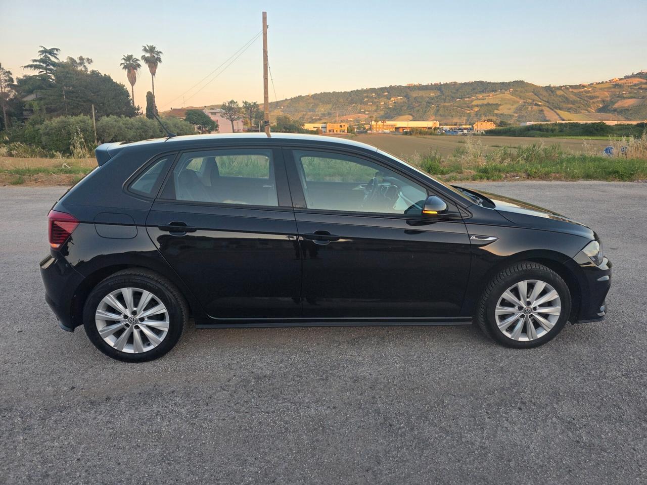 Volkswagen Polo 1.6 TDI 95 CV 5p. R Line. Highline BlueMotion Technology