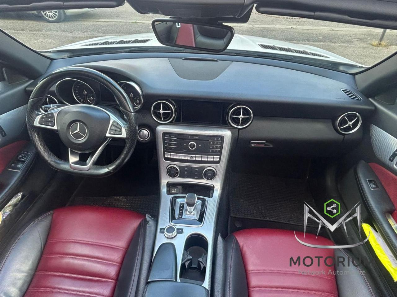 Mercedes-Benz SLC 250 D PREMIUM AMG