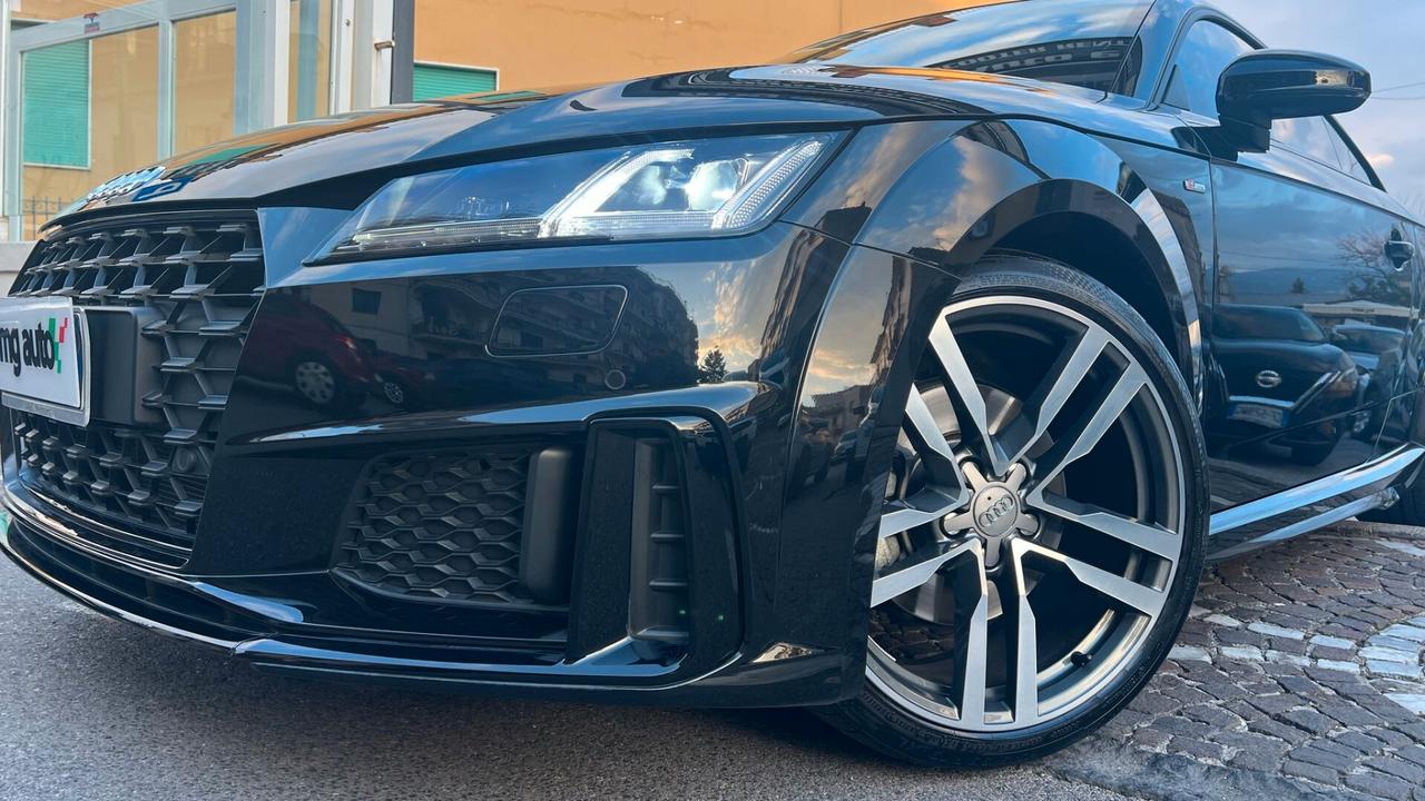 Audi TT Coupé 40 TFSI S tronic S-Line *KM 7.000*