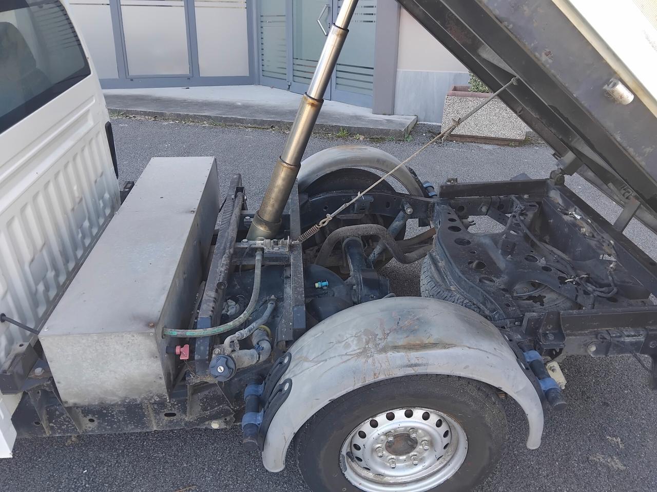 Isuzu d max ribaltabile e gancio traino