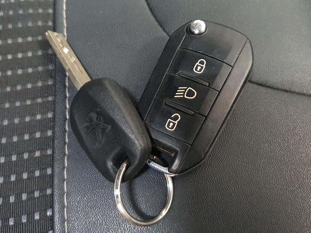 Peugeot 2008 1.6 BlueHDi 100cv Allure 2016