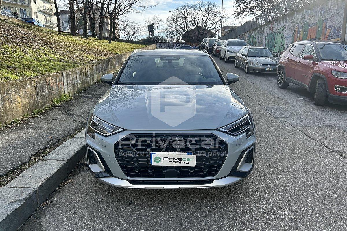 AUDI A3 allstreet TFSI 110 kW S tronic Identity Contrast