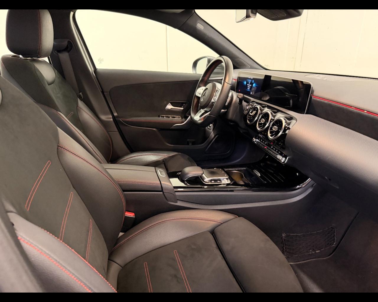 Mercedes-Benz A 180 D PREMIUM AUTO