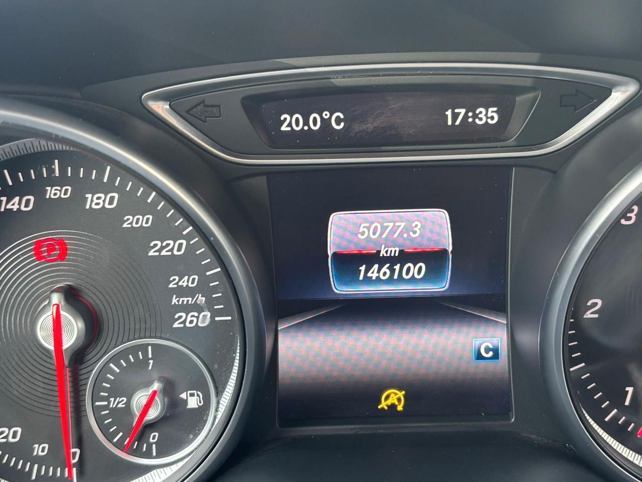 Mercedes-benz CLA 200 d Premium