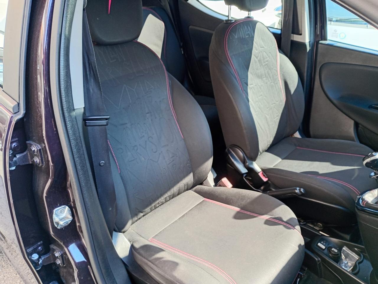 Lancia Ypsilon 1.2 69 CV 5 porte Elefantino