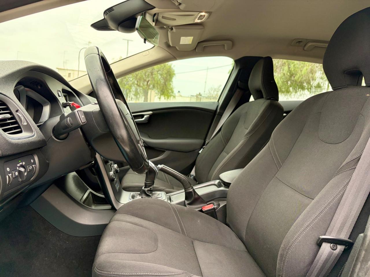 Volvo V40 D2 1.6 Momentum - 2013