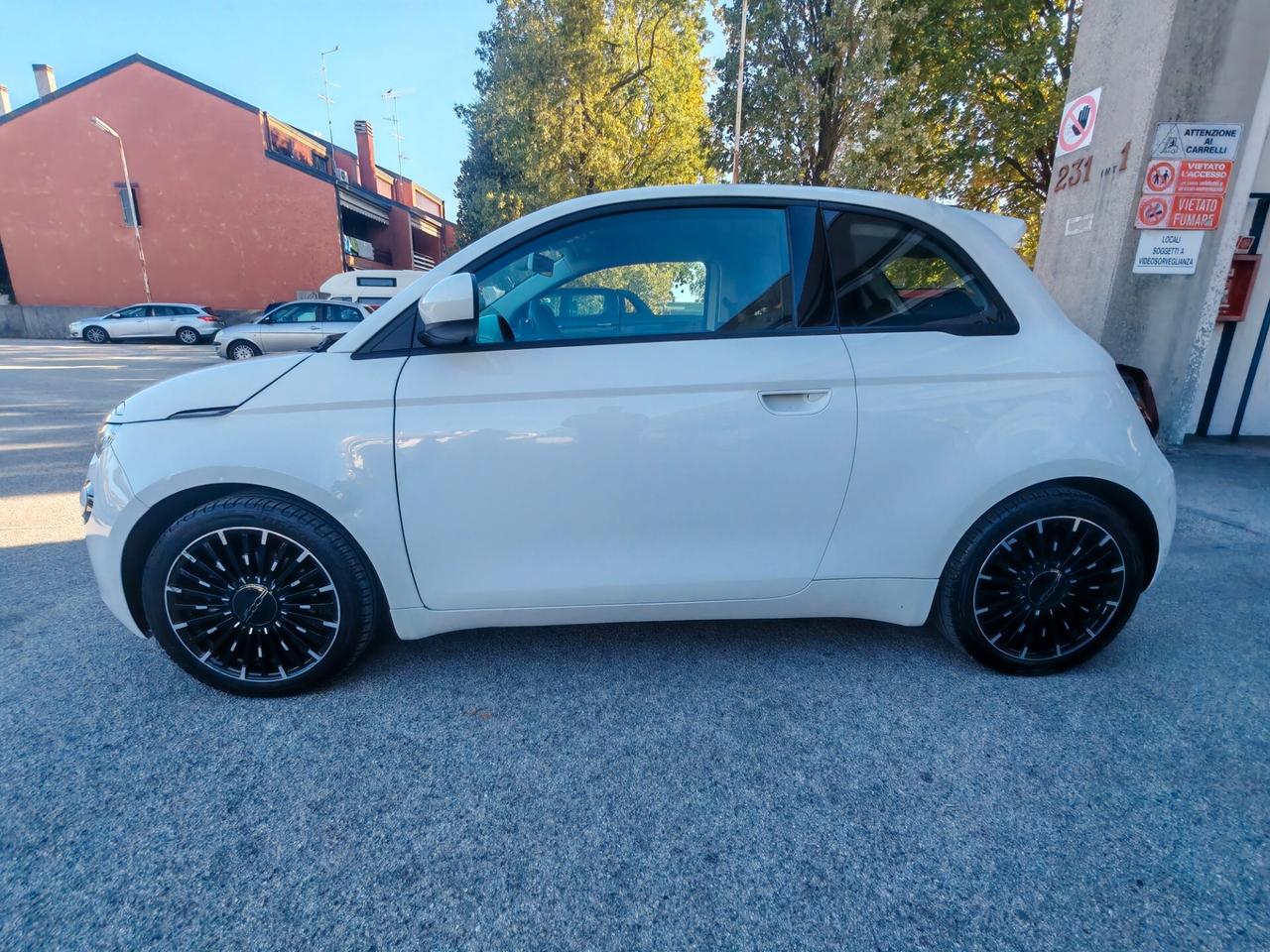 Fiat 500e Berlina 42 kWh
