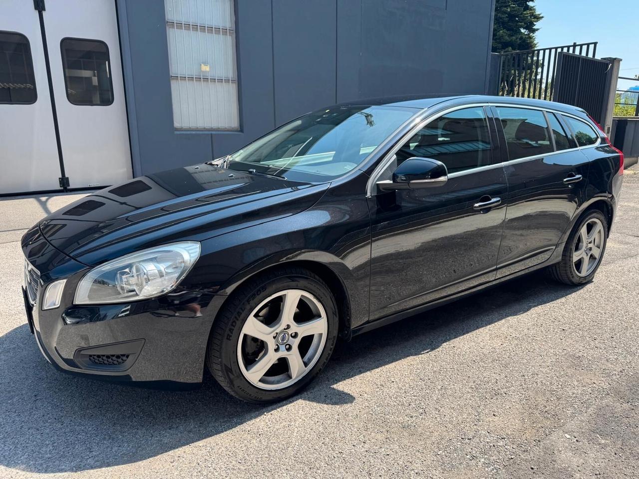 Volvo V60 D4 Geartronic Business*EURO5*CERCHI